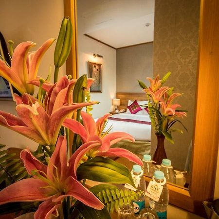 Hotel Shwe Yee Rangún Exteriér fotografie